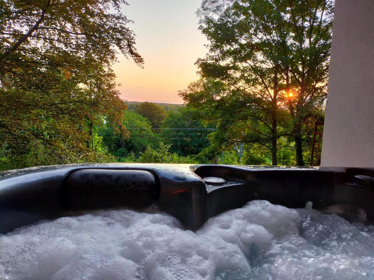 Reve De Panda Avec Sauna Et Jacuzzi Privatif Abrest Exterior foto